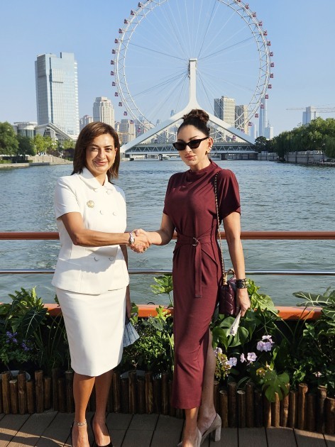 Mehriban Əliyeva dövlət başçılarının xanımları ilə gəmi gəzintisində -FOTOLAR